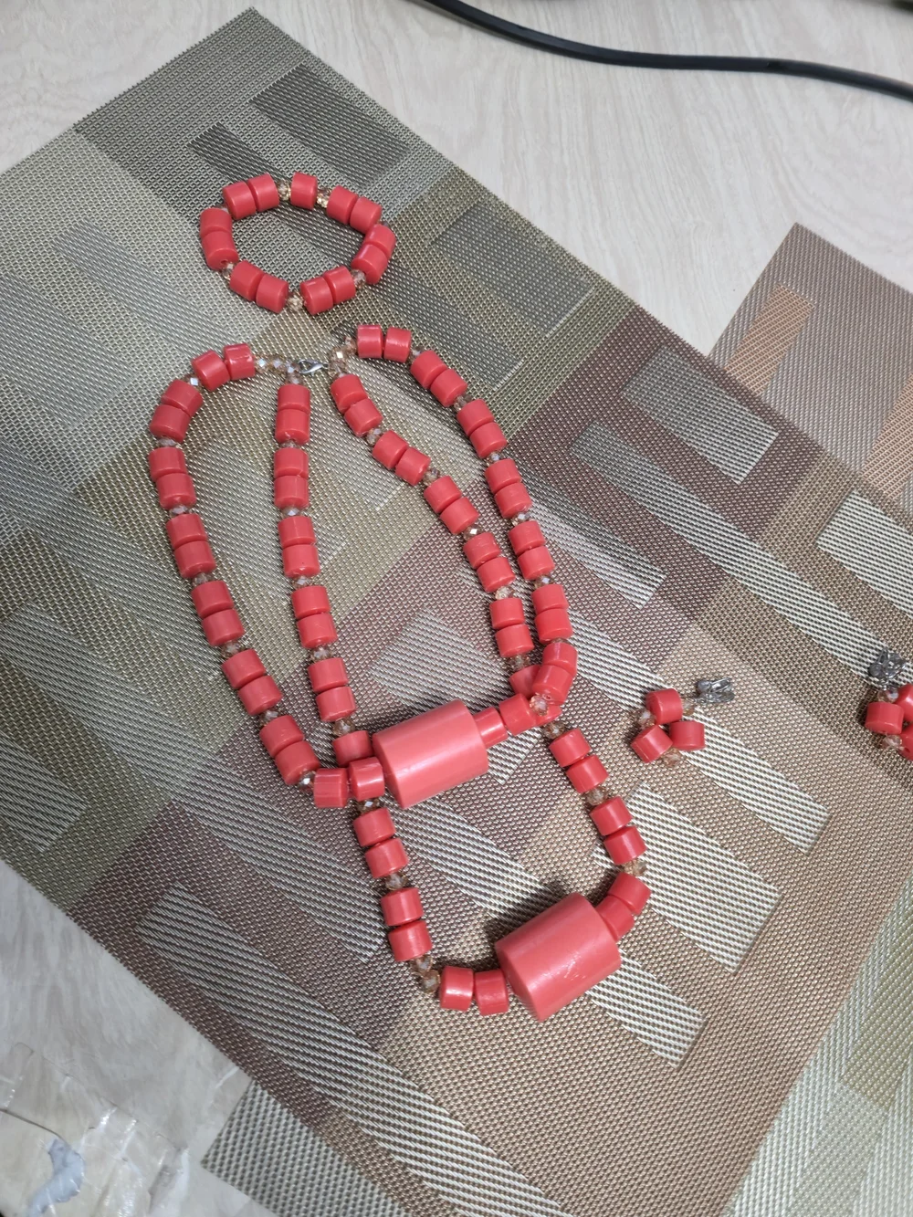 New Beautiful Bold Coral Bead Necklace Set with Matching Earrings & Bracelet $80